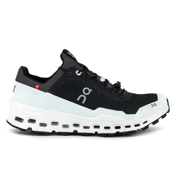 On Cloudultra Sneaker in Black & White - Running Shoes - 9.5 - Picture 1 of 14
